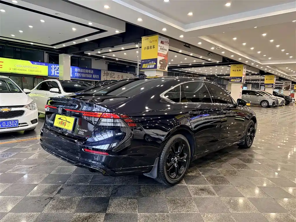 Honda Accord — фото 11
