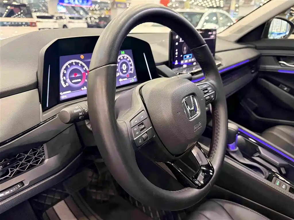 Honda Accord — фото 18