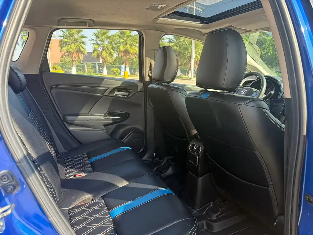 Honda Fit — фото 6