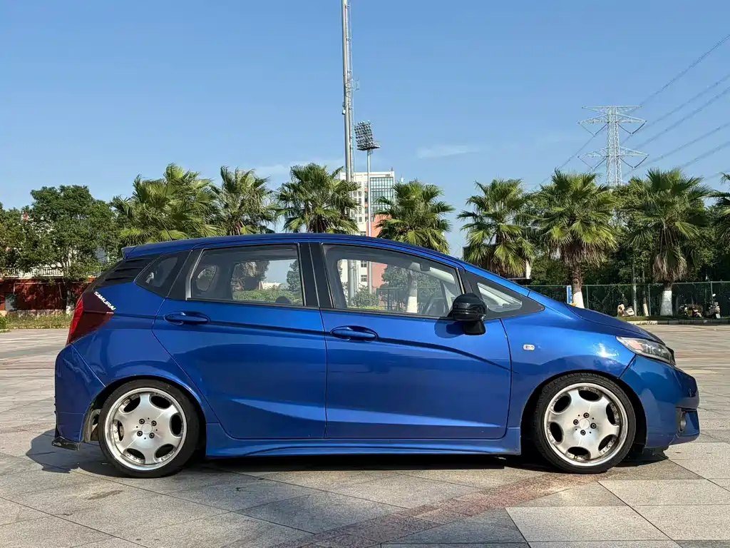 Honda Fit — фото 7