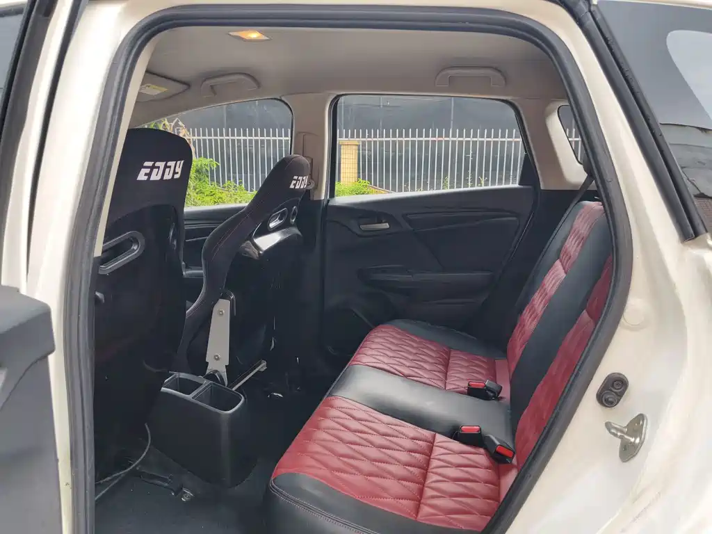 Honda Fit — фото 10