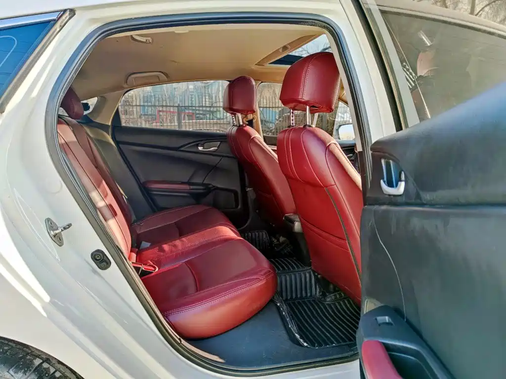 Honda Civic — фото 11