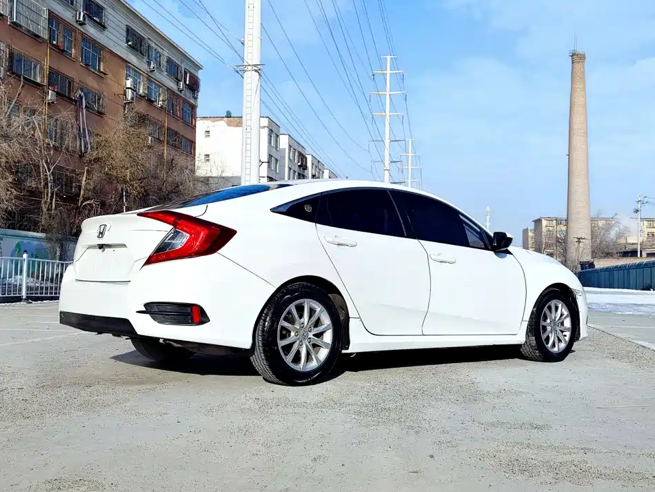 Honda Civic — фото 4