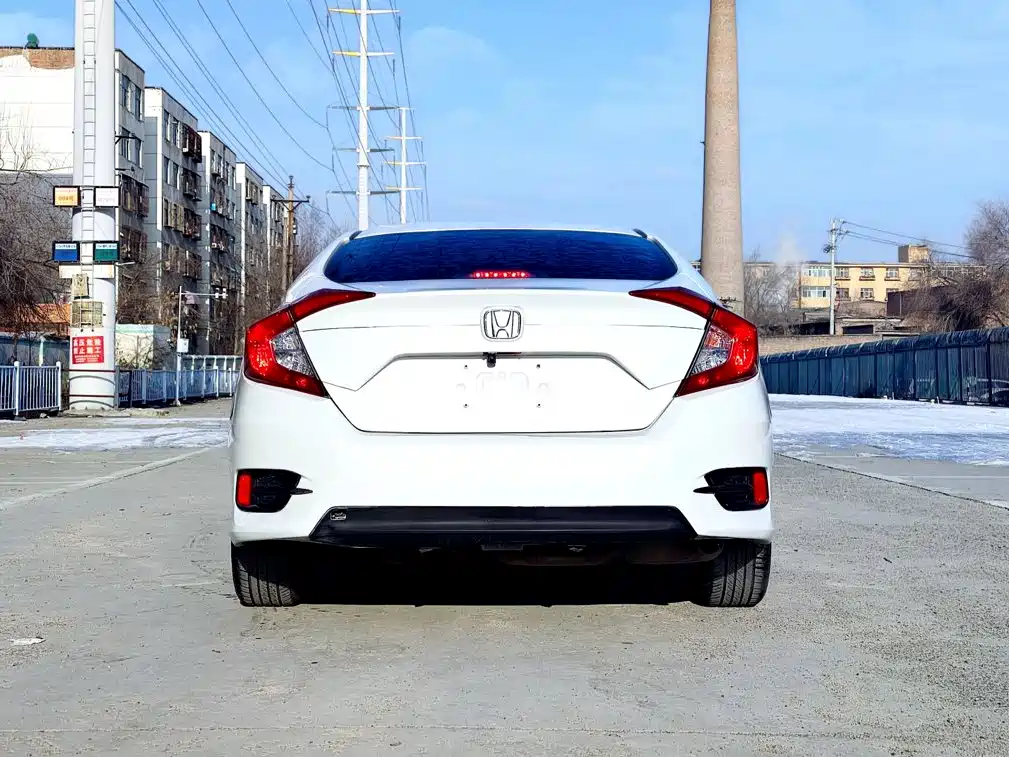 Honda Civic — фото 5