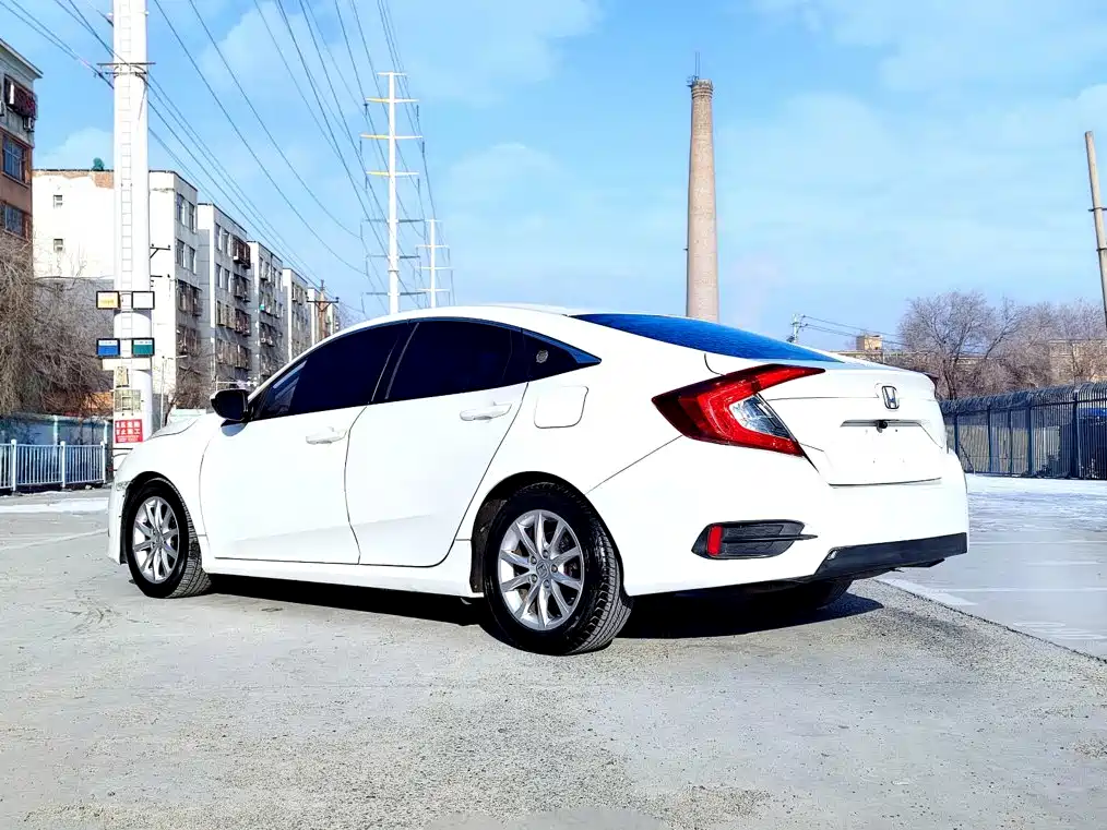 Honda Civic — фото 6