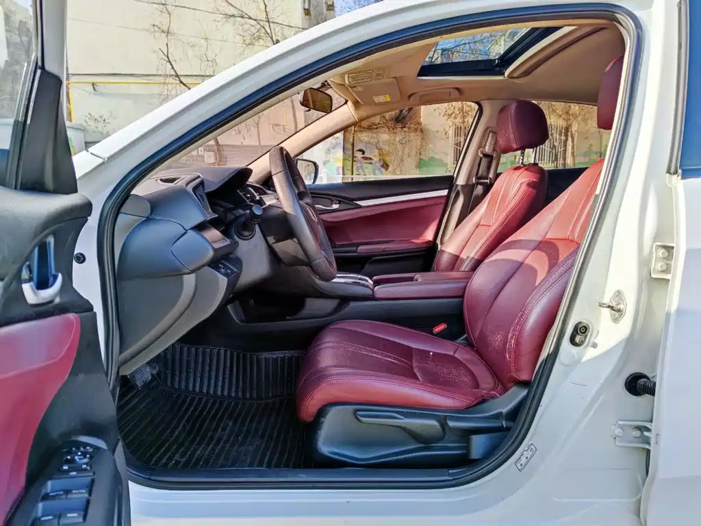 Honda Civic — фото 7