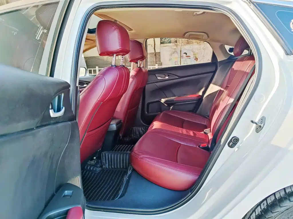 Honda Civic — фото 10