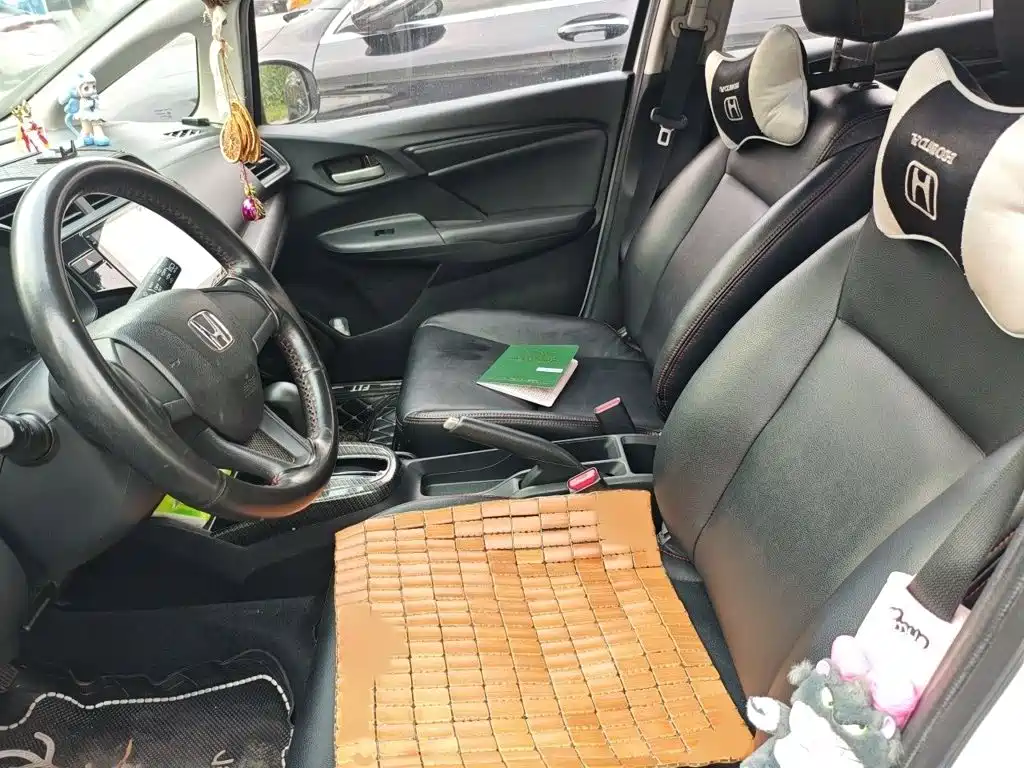 Honda Fit — фото 8