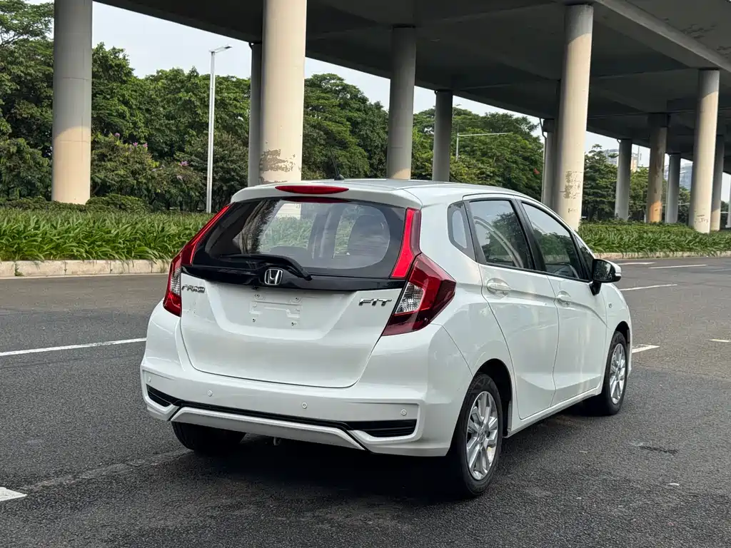 Honda Fit — фото 3