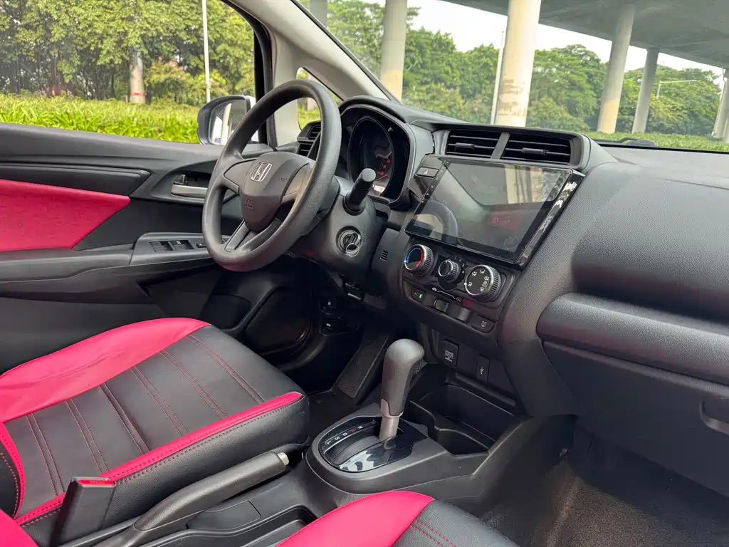 Honda Fit — фото 7