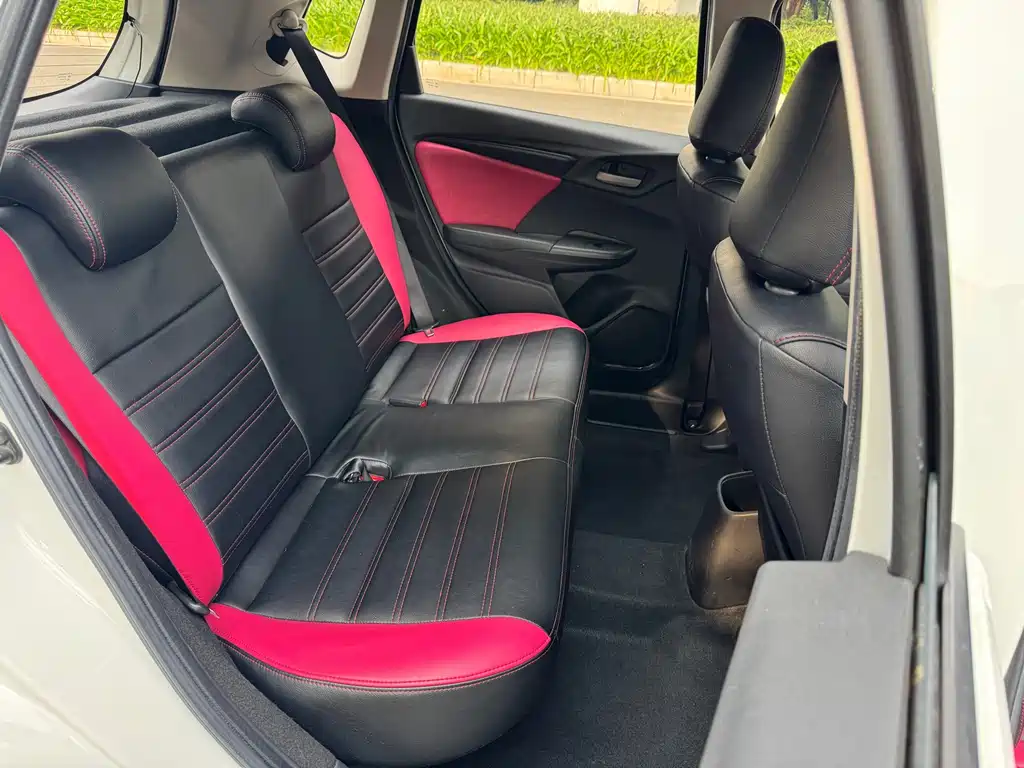 Honda Fit — фото 8