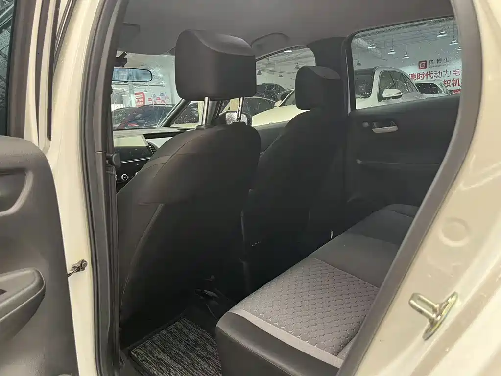 Honda Fit — фото 11