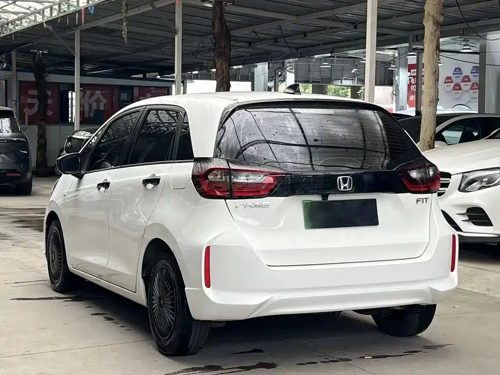 Honda Fit — фото 4