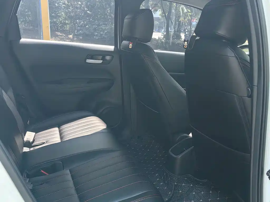 Honda Fit — фото 8