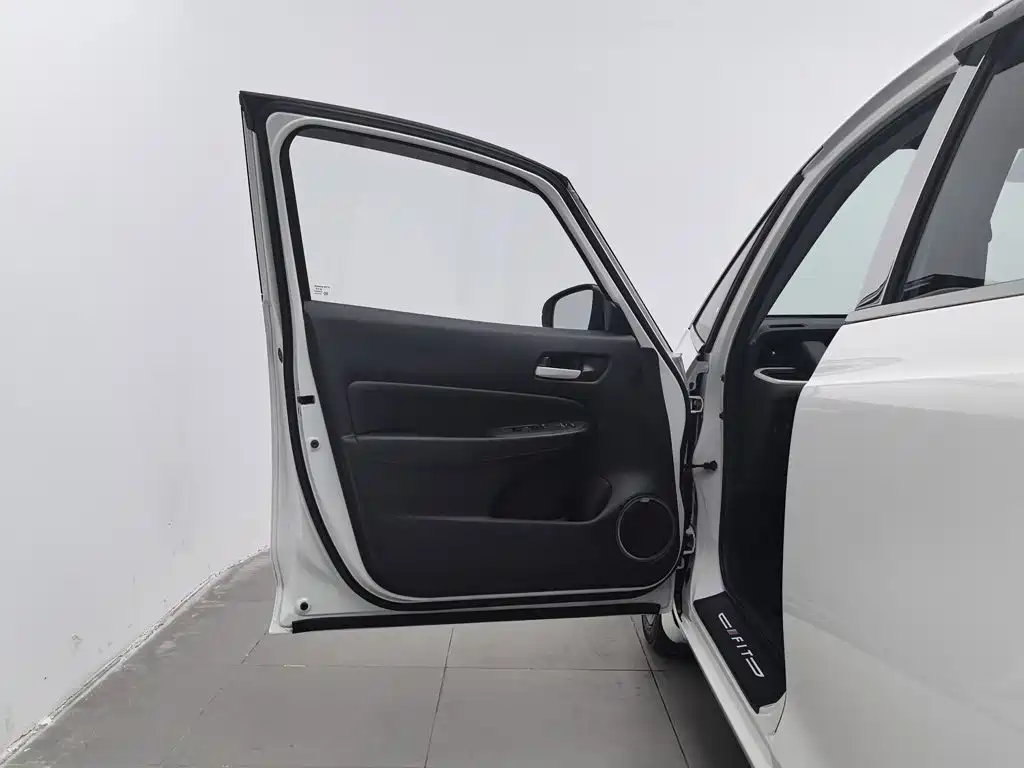 Honda Fit — фото 8