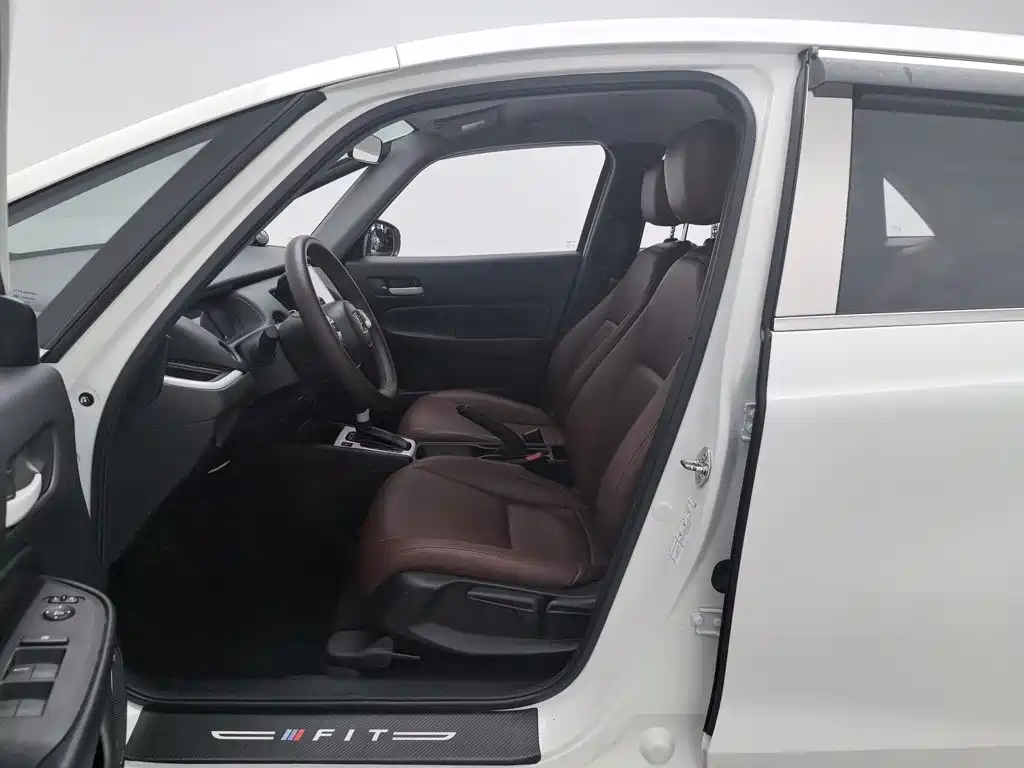 Honda Fit — фото 10
