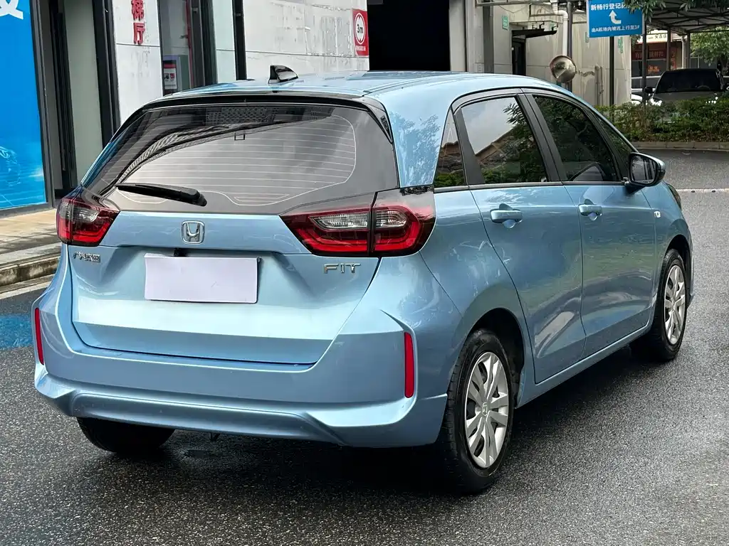 Honda Fit — фото 11