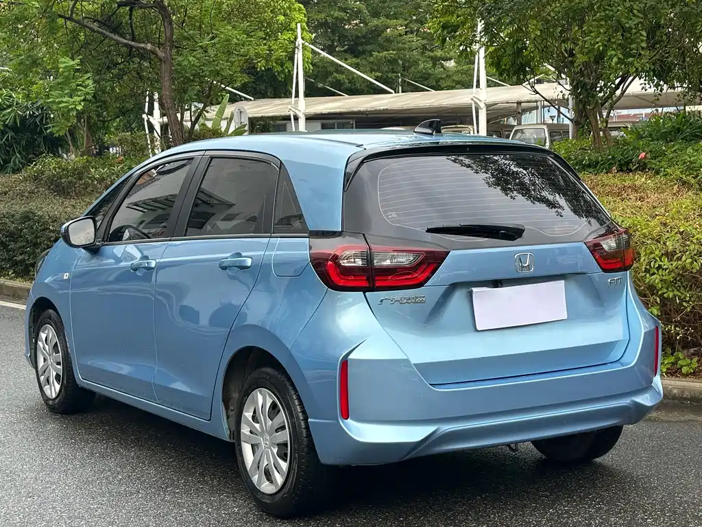 Honda Fit — фото 10