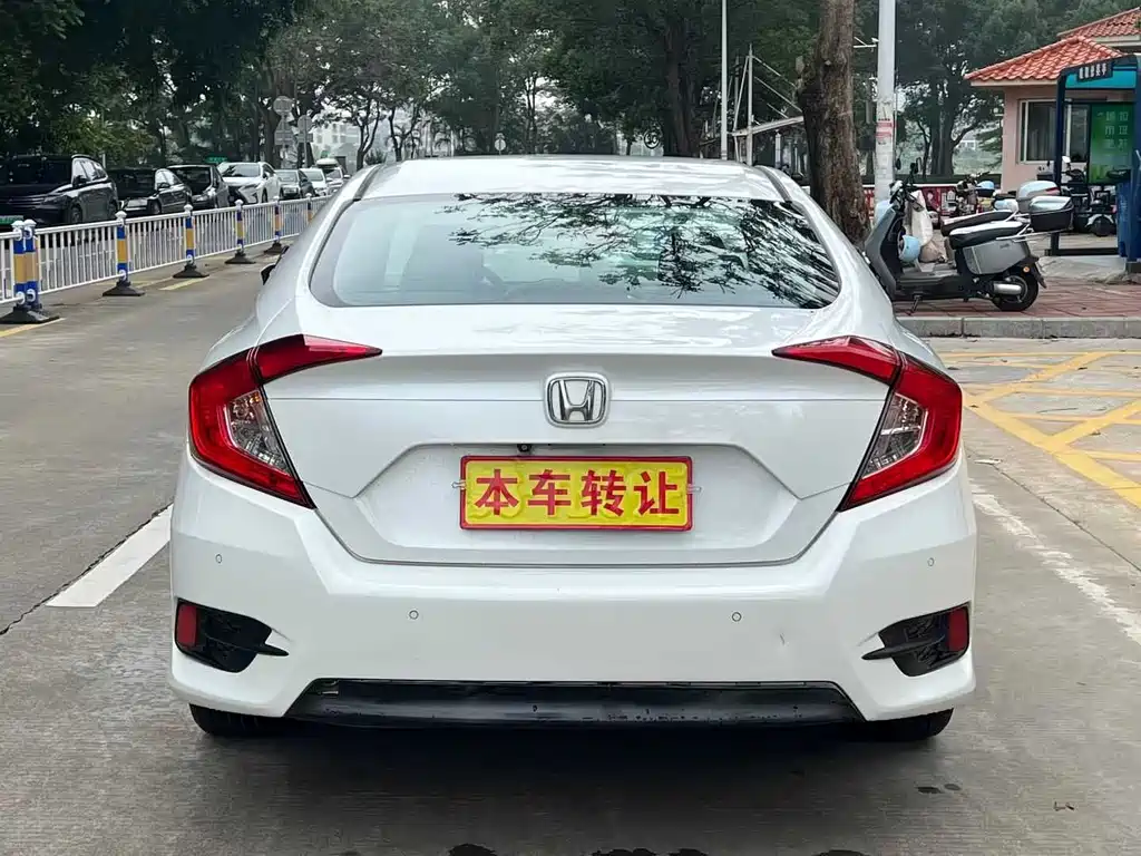 Honda Civic — фото 8
