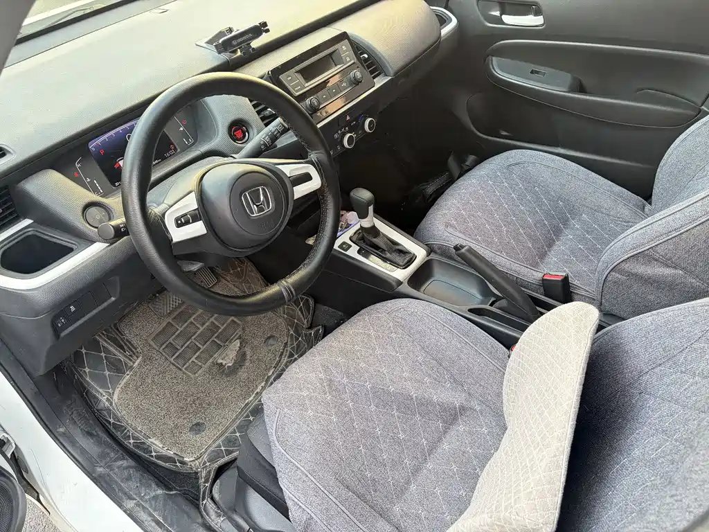 Honda Fit — фото 4