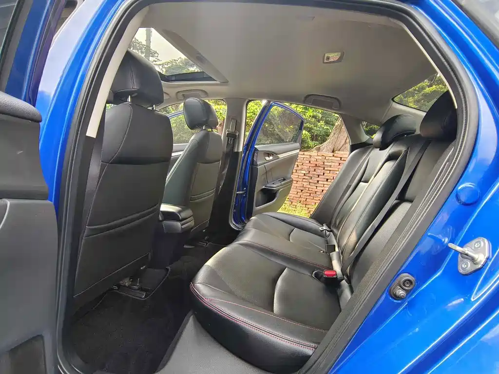 Honda Civic — фото 8