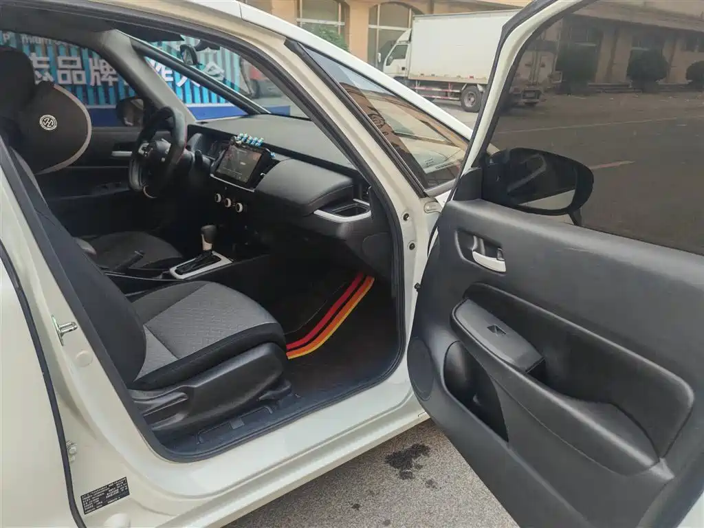 Honda Fit — фото 14