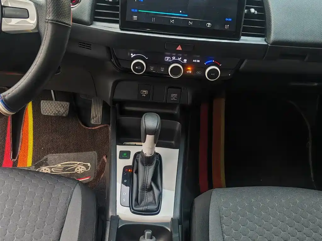 Honda Fit — фото 15