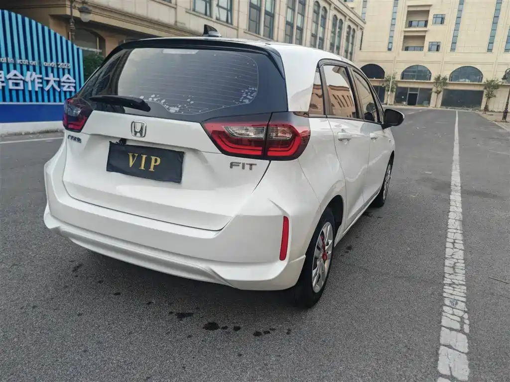 Honda Fit — фото 17