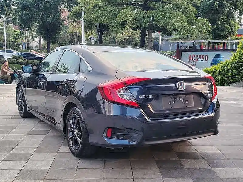 Honda Civic — фото 11