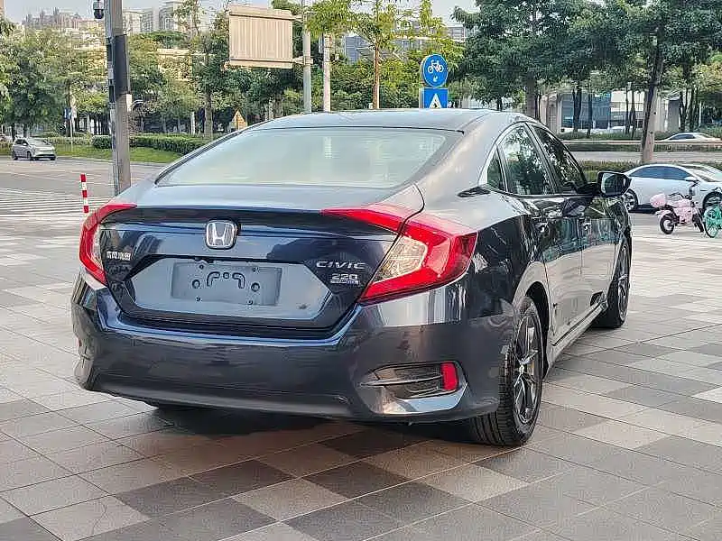 Honda Civic — фото 9