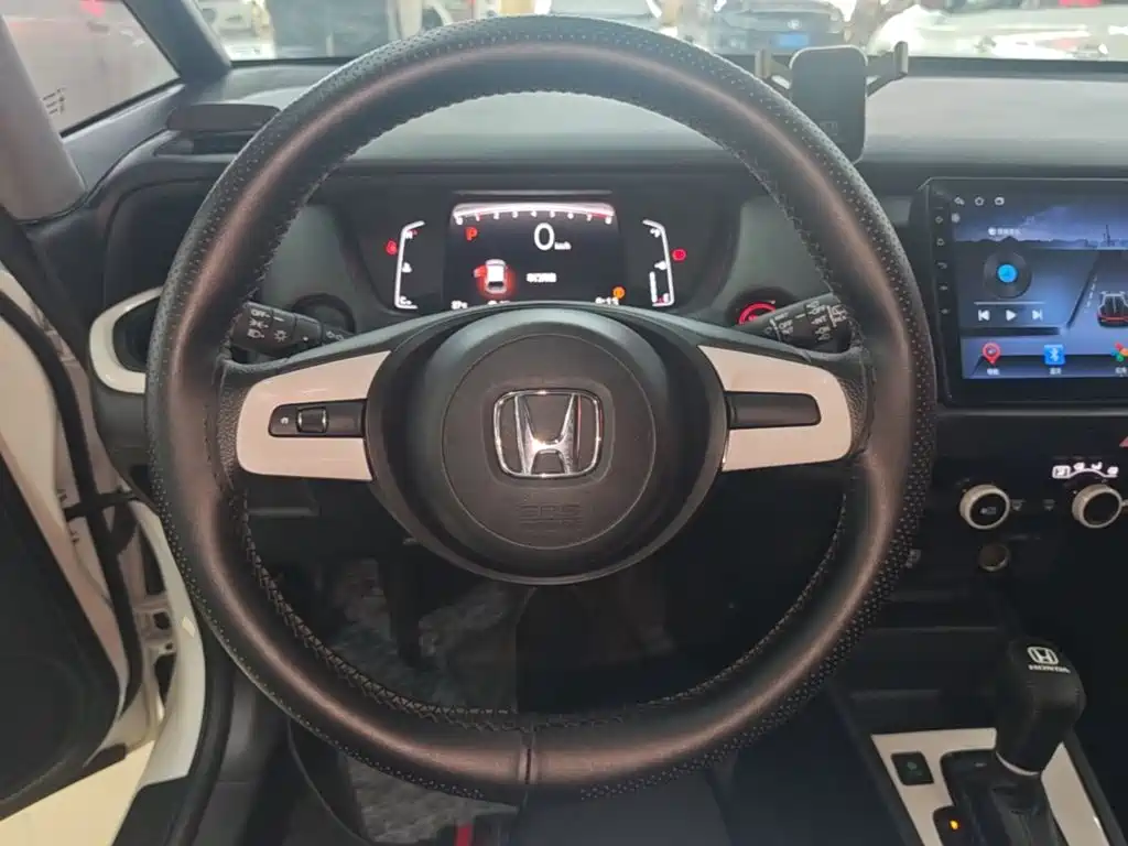 Honda Fit — фото 11