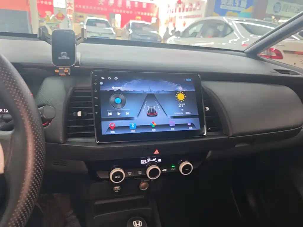 Honda Fit — фото 13