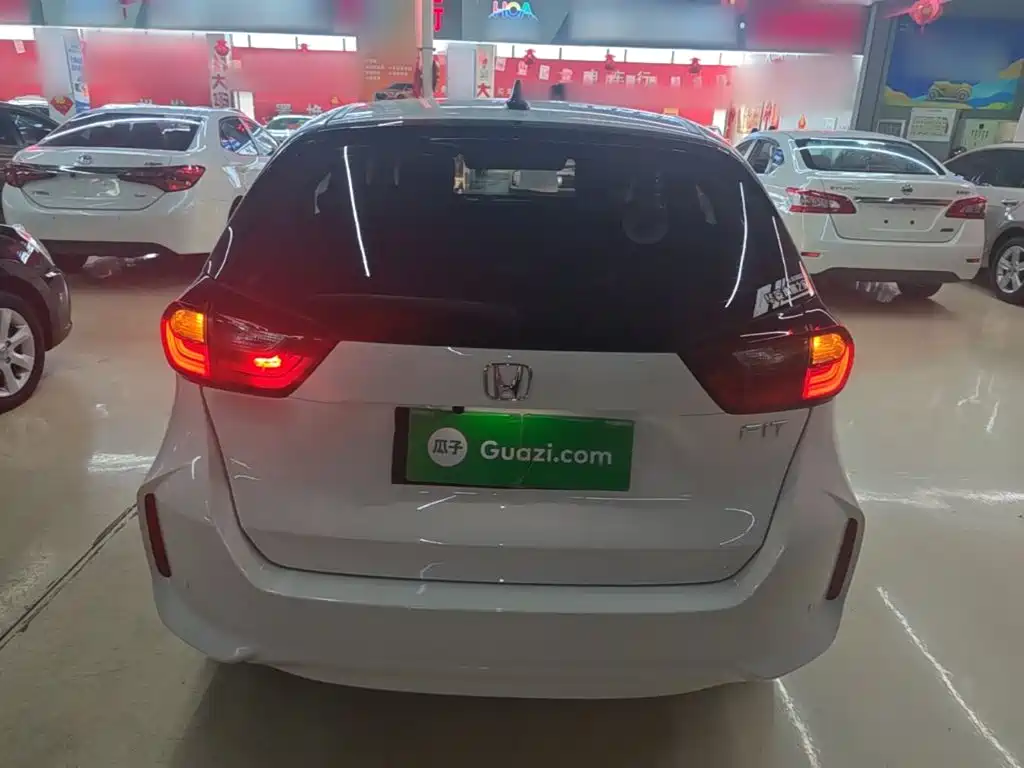 Honda Fit — фото 6