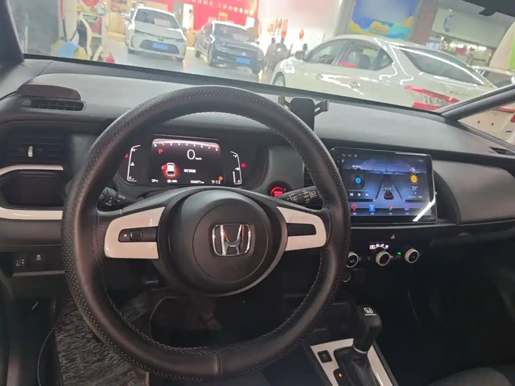 Honda Fit — фото 10