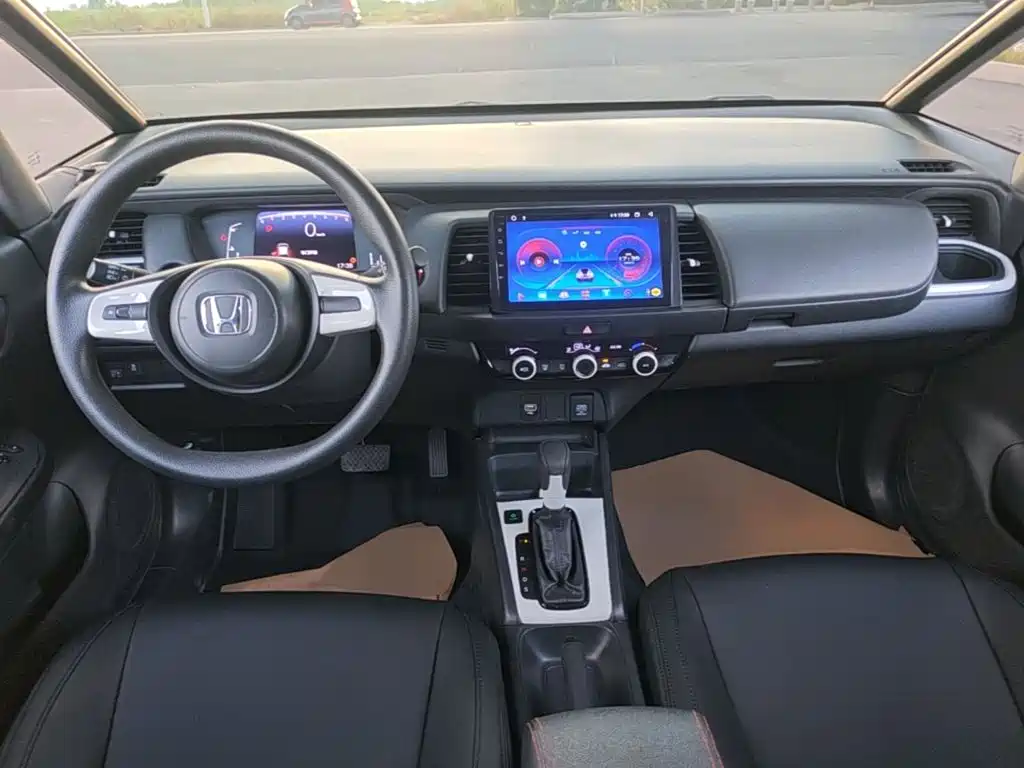 Honda Fit — фото 10