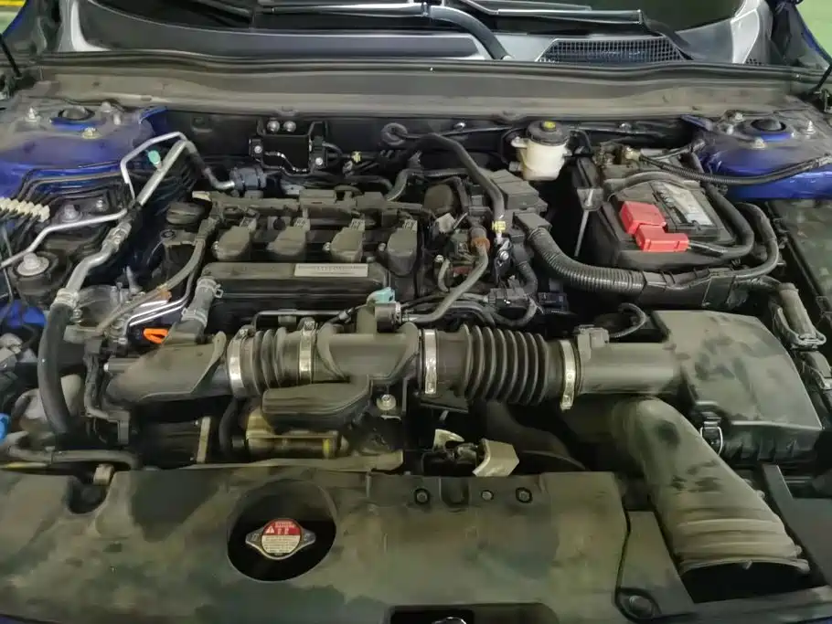 Honda Accord — фото 10