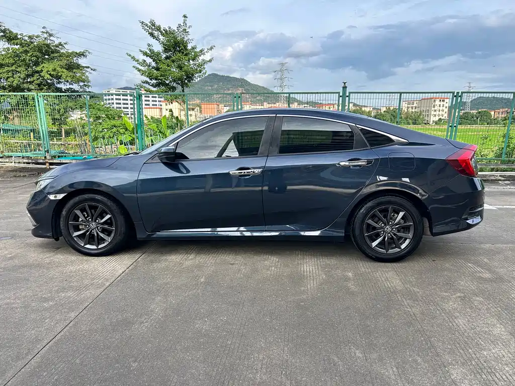 Honda Civic — фото 5