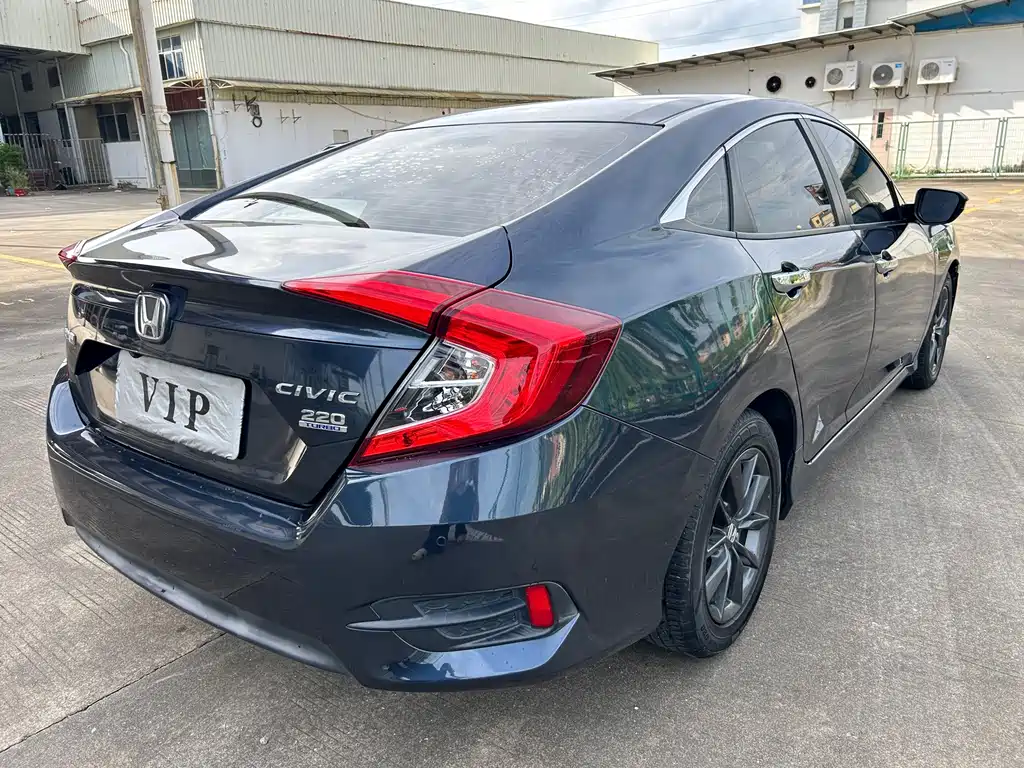 Honda Civic — фото 8