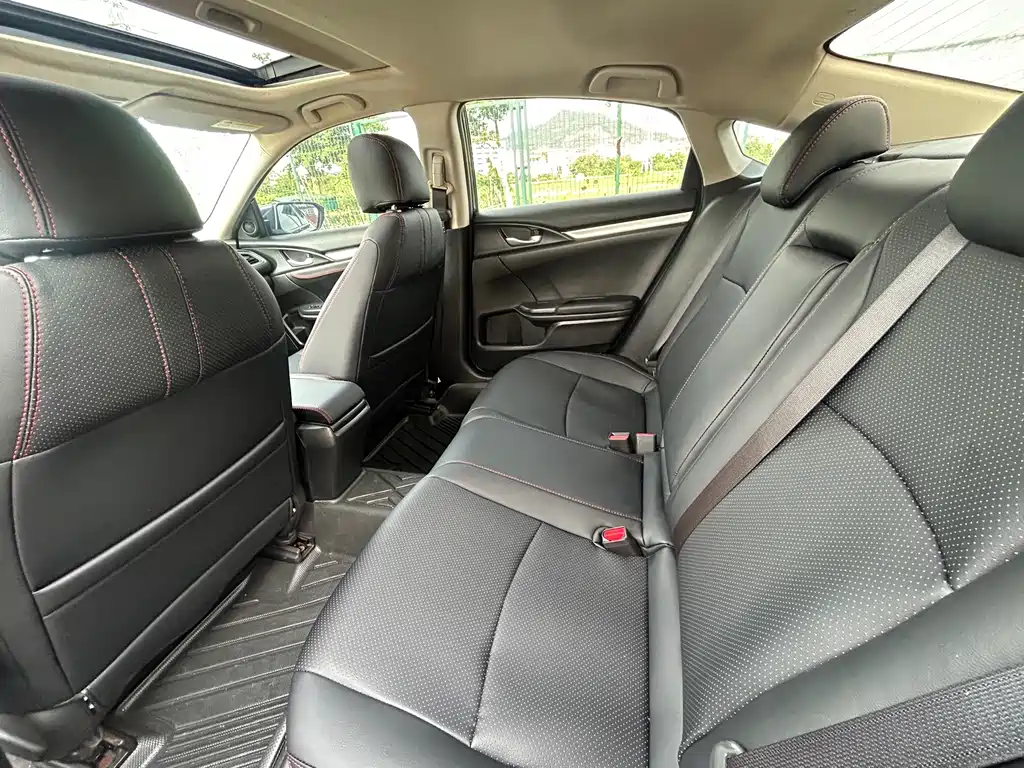 Honda Civic — фото 10