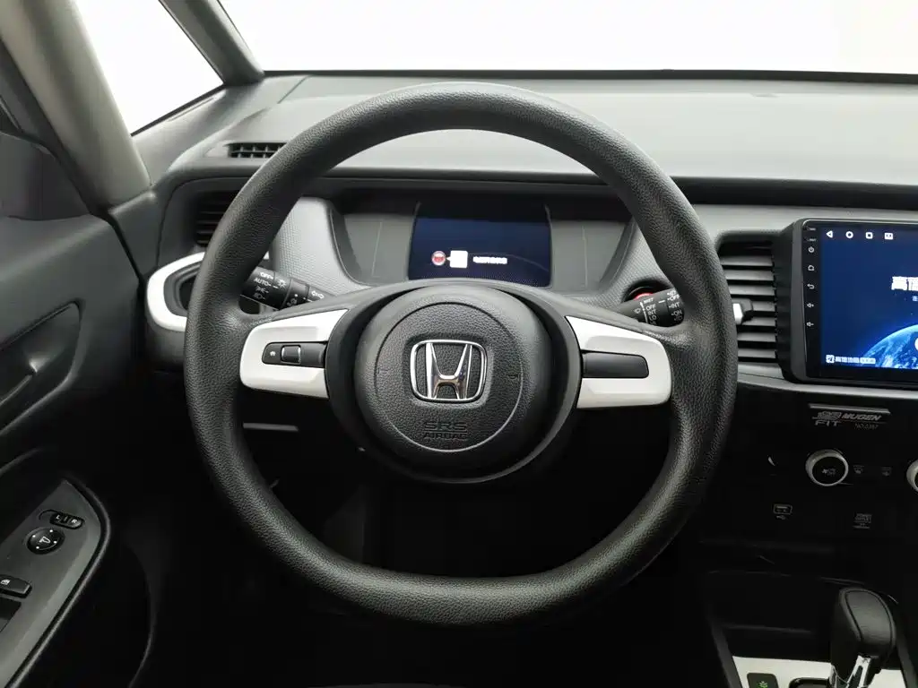Honda Fit — фото 11