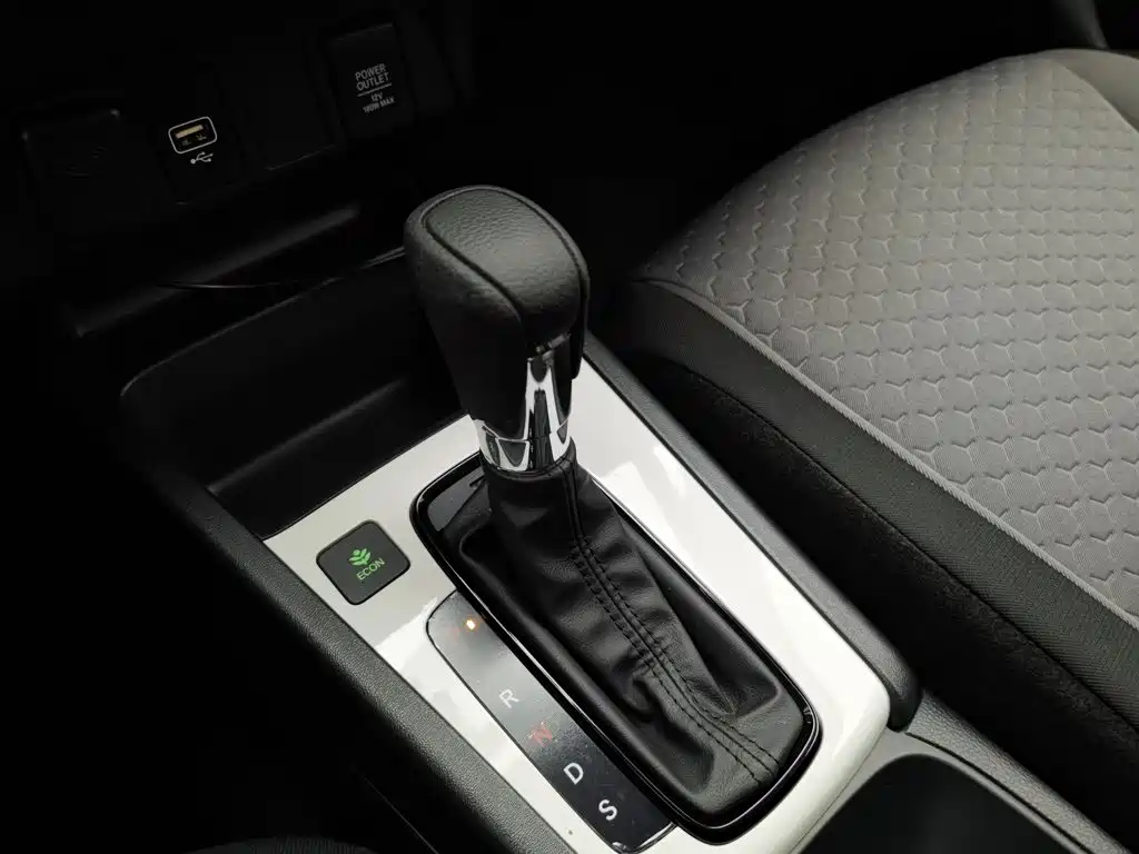 Honda Fit — фото 13