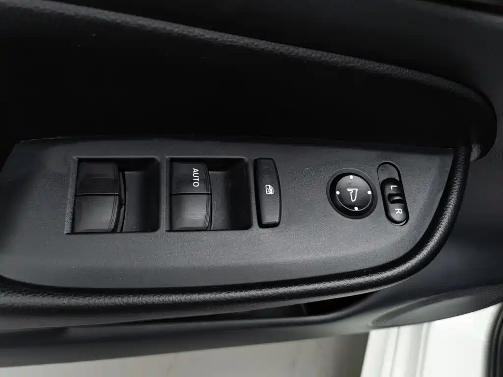 Honda Fit — фото 9