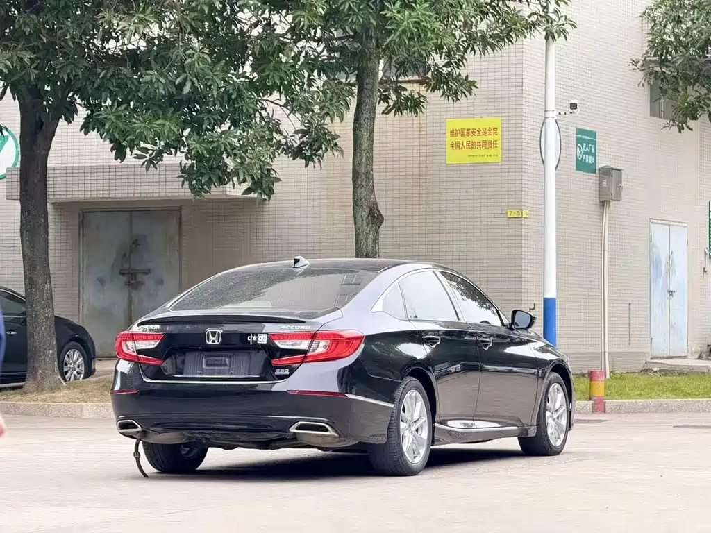 Honda Accord — фото 4