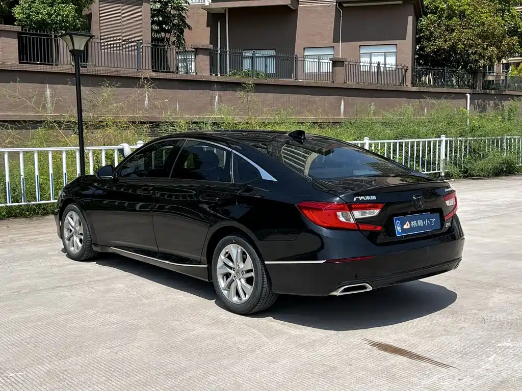 Honda Accord — фото 7