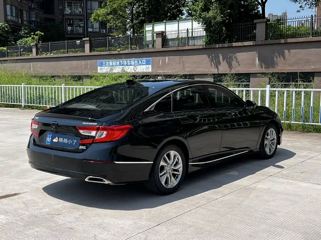 Honda Accord — фото 9