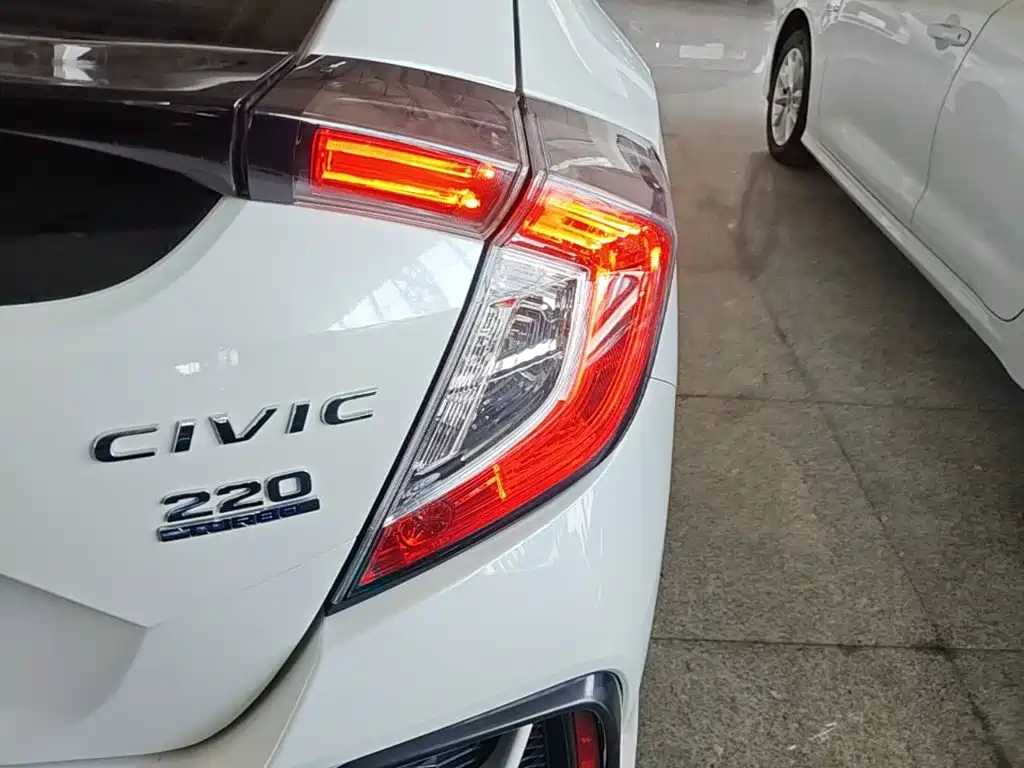 Honda Civic — фото 8
