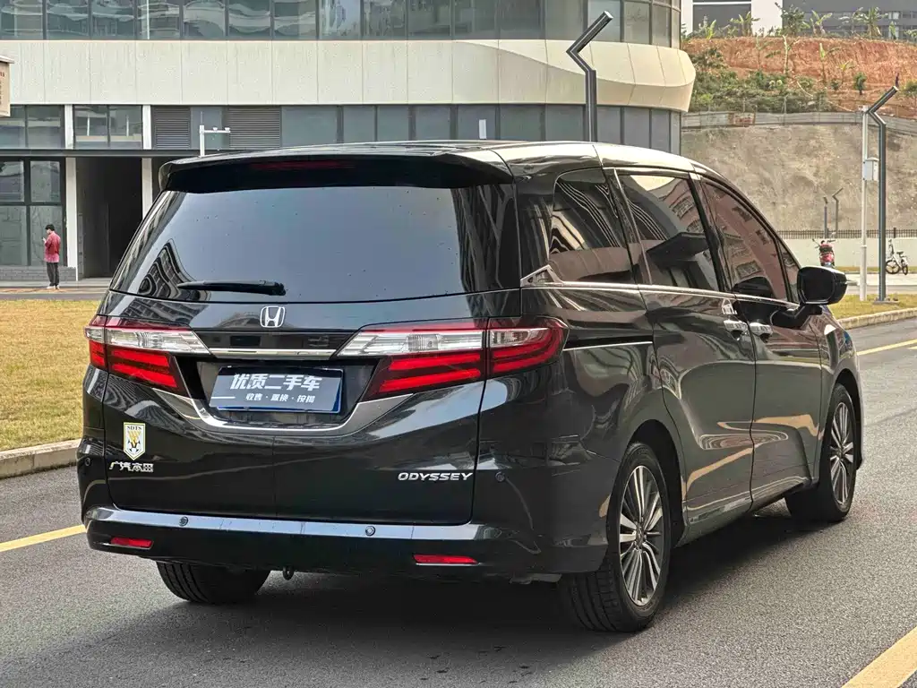 Honda Odyssey — фото 7