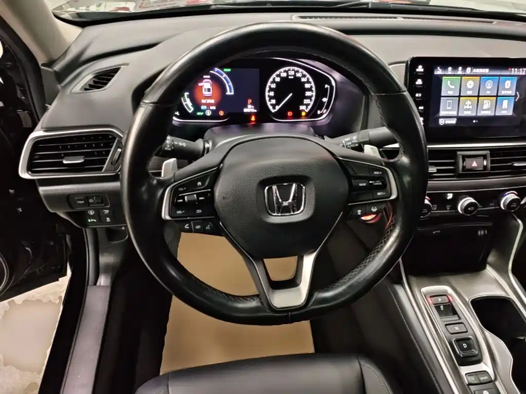 Honda Accord — фото 11