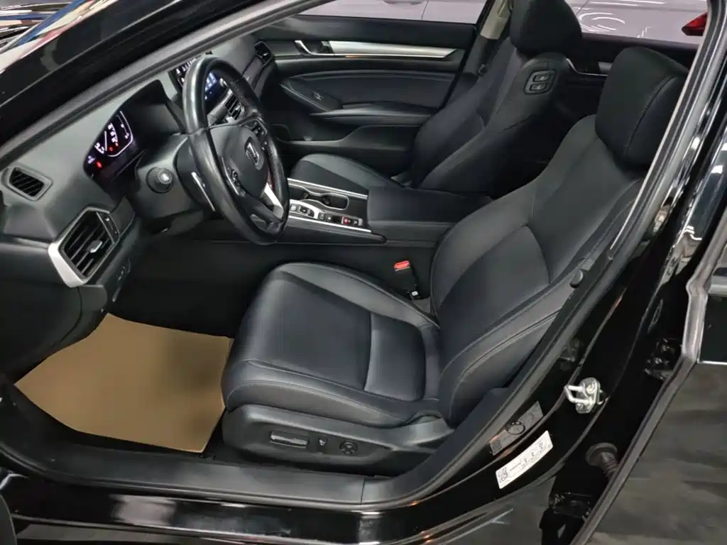 Honda Accord — фото 15