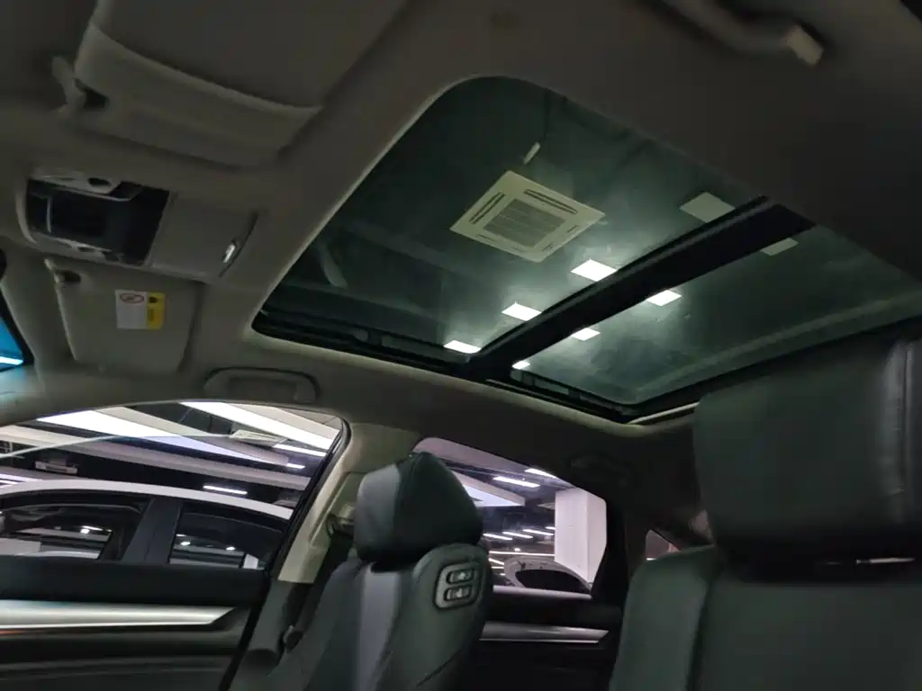 Honda Accord — фото 18